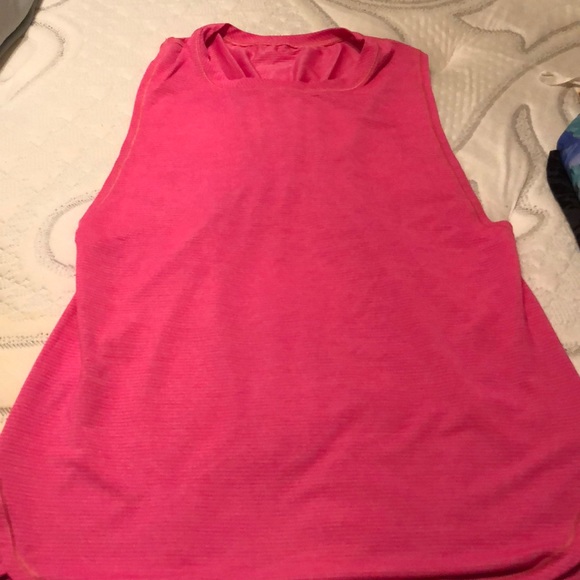 Lululemon tank top size 4 - Picture 3 of 3